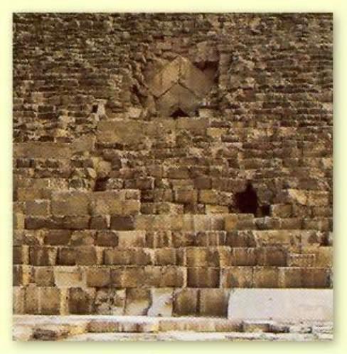 12_cheops_pyramid_entrance[1]