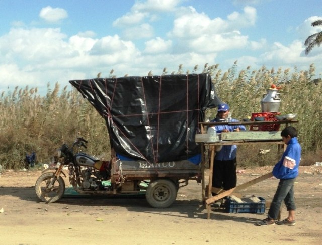 On the highway to Alexandria - selling a few tomatoes