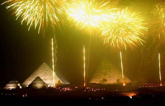 bestnewyearevecelebrationsacrosstheglobeegypt_13874393001